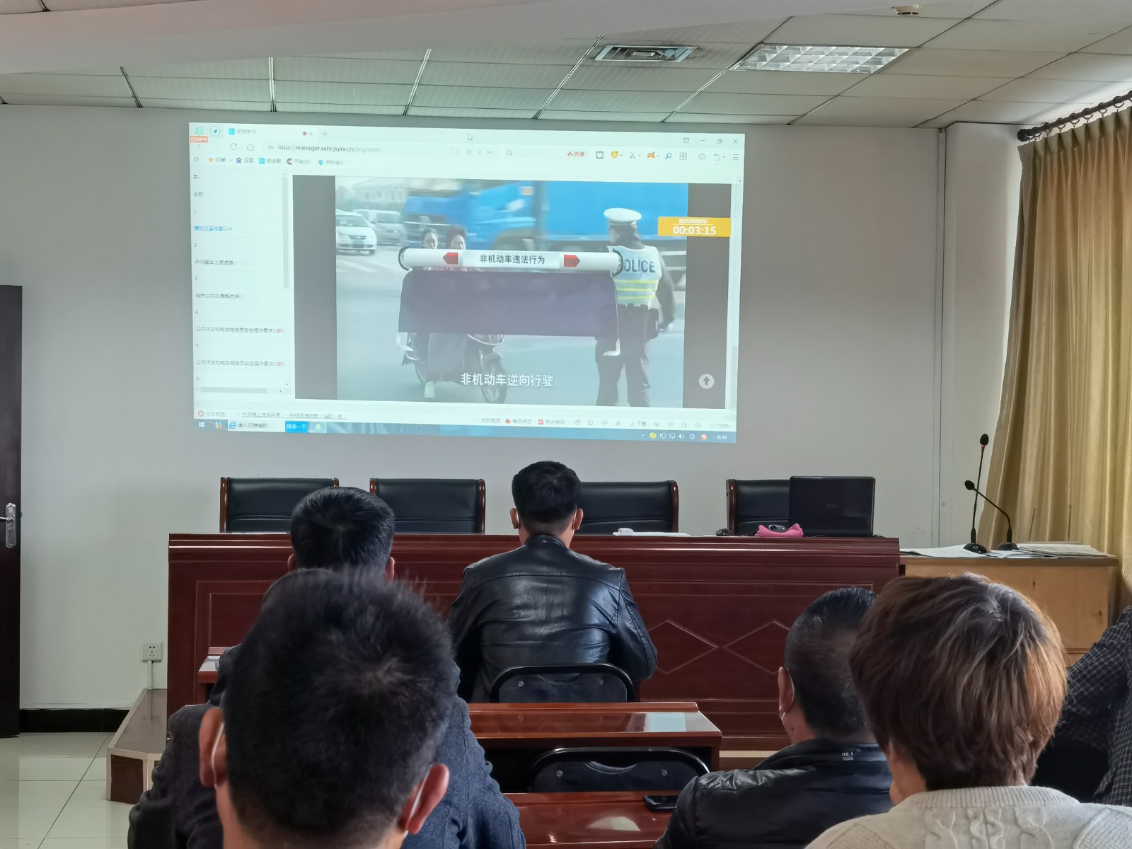 13635137.jpg 13635137.jpg