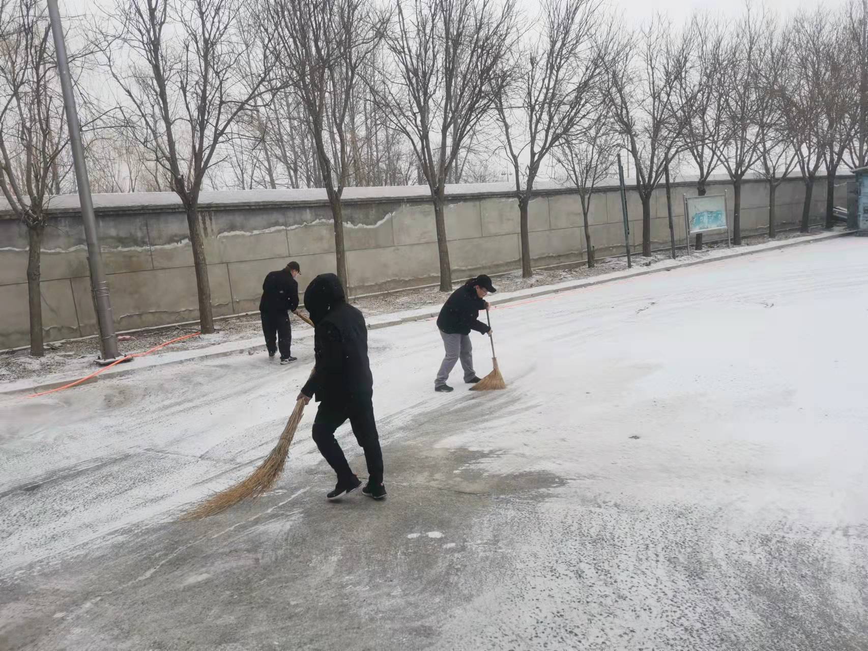 44380702.jpg 44380702.jpg